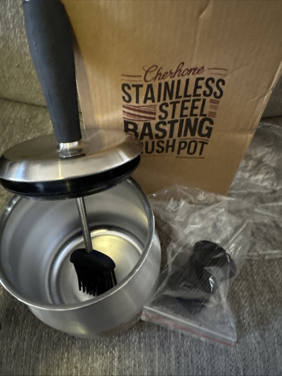 Pot /w Silicone Basting Brush