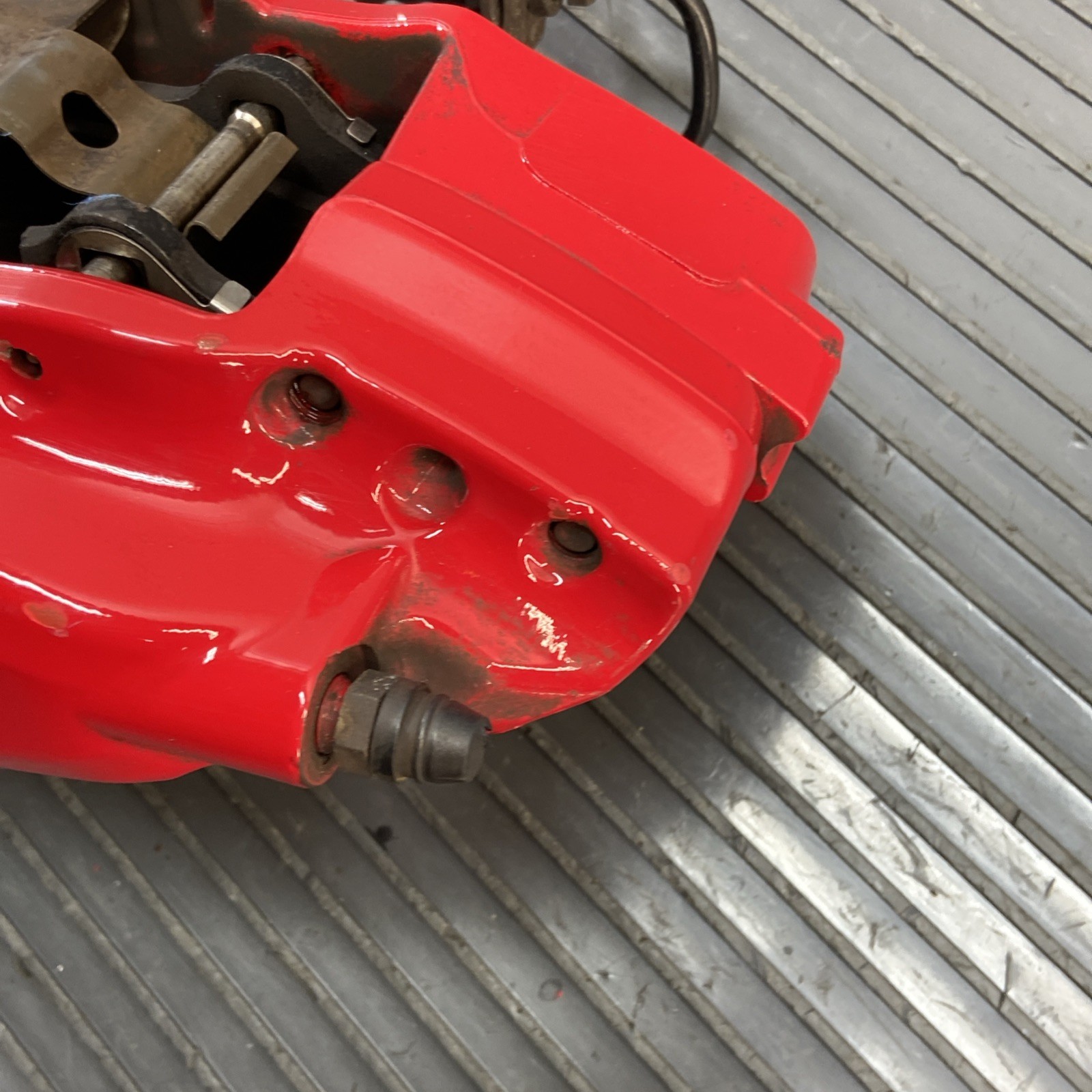 2013-2016 Maserati Ghibli M157 3.0L RWD Rear Right Brake Caliper Red OEM *NOTE*