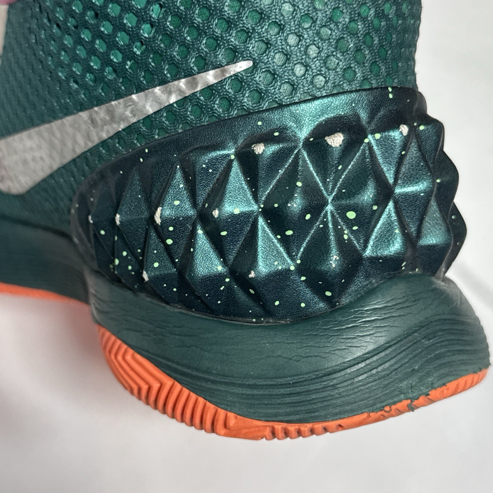 Nike Kyrie 1 Flytrap Emerald Green Basketball Sho… - image 11