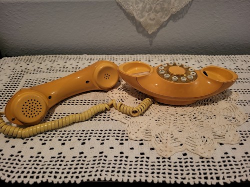 Vintage MCM Retro Peach Genie Corded 1970’s Telephone - Not Tested