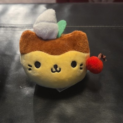 San-X Nyan Nyan Nyanko Flan Plush Key Chain