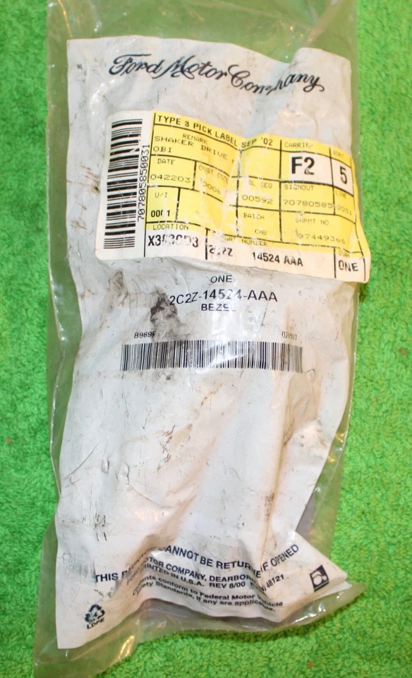 2002 Ford E150 E250 E350 E450 Super Duty NOS LH DOOR MIRROR SWITCH TRIM BEZEL - Image 3 of 3