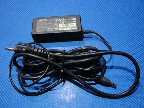 Genuine Toshiba AC Adapter Power Charger 19V 3.42A 65W PA3714U-1ACA G71C000AE113