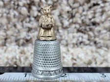 Bear Pewter Collectible Souvenir Thimble Georgene & Recirald 1984 Hummelwerk