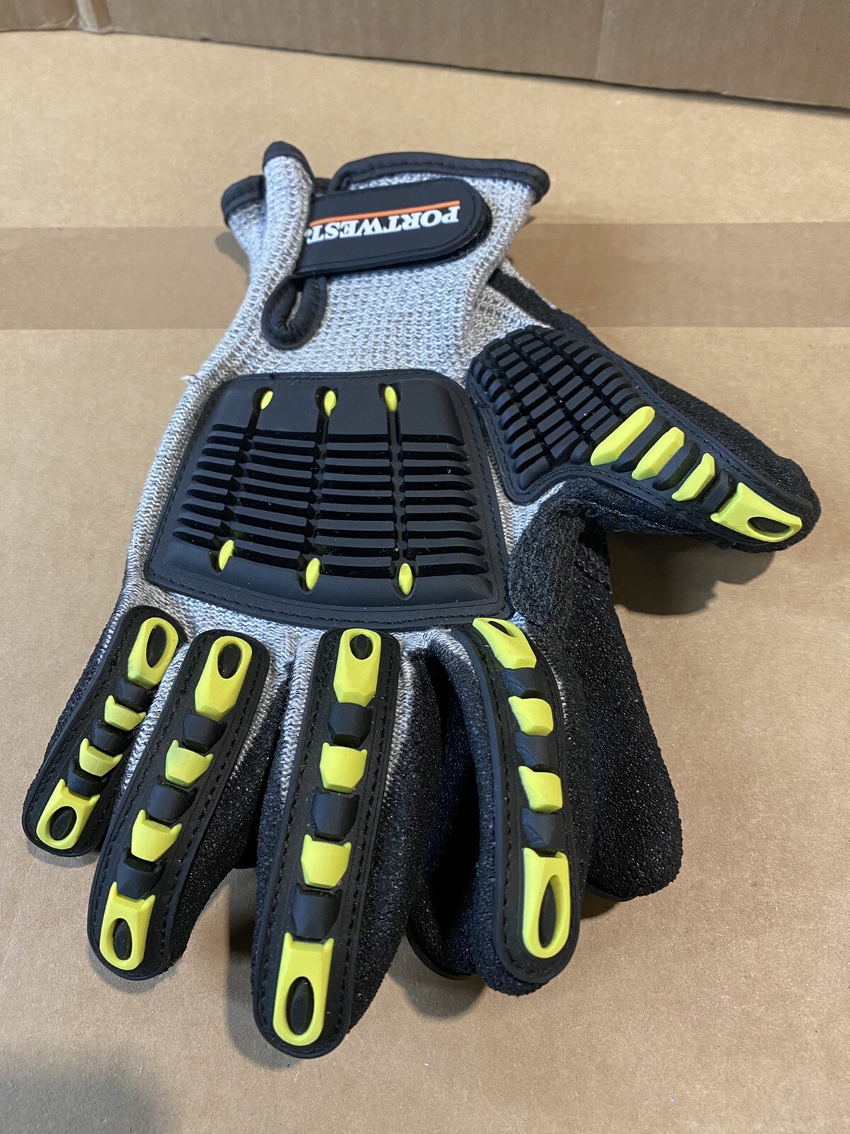 Portwest Anti-Impact Cut Resistant Thermal Gloves Grey/Black - Size Medium Eu8