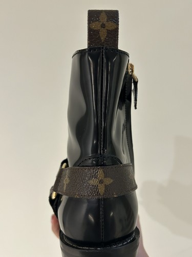Women’s Authentic Louis Vuitton Ankle Boots - Picture 4 of 6