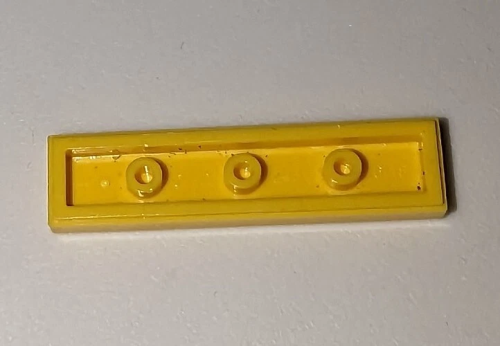 LEGO Azulejo Amarillo 1x4 Intro Flecha Signo Patrón Pieza Bob Esponja Krsuty Cangrejo Parte Foto 2 de 2