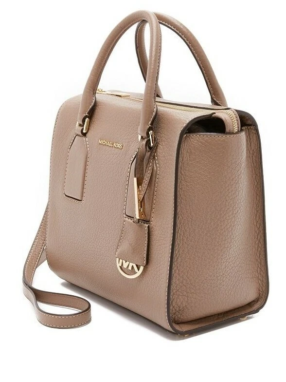 Michael Kors Selby Medium Messenger