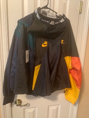 nike sacai jacket size small, new