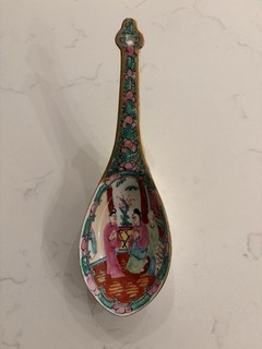 Rare Chinese Famille Rose Medallion Large 8.5" Spoon/Ladle/Spoon rest. Painted.