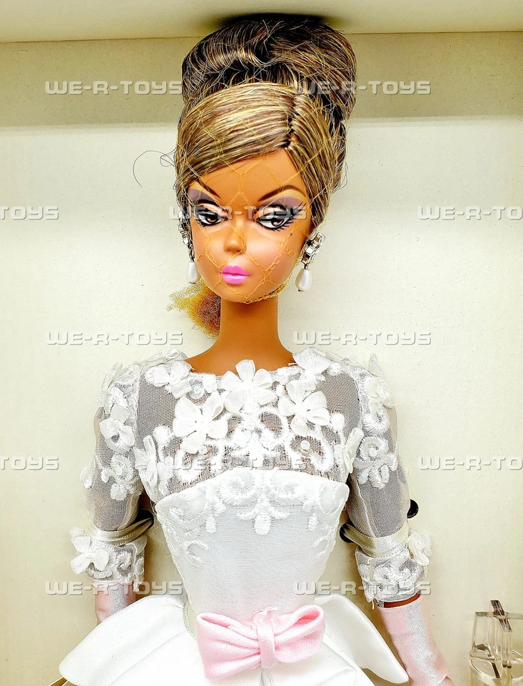 Barbie Fashion Model Collection Evening Gown Silkstone Doll 2011 Mattel W3426 - Image 4 of 4