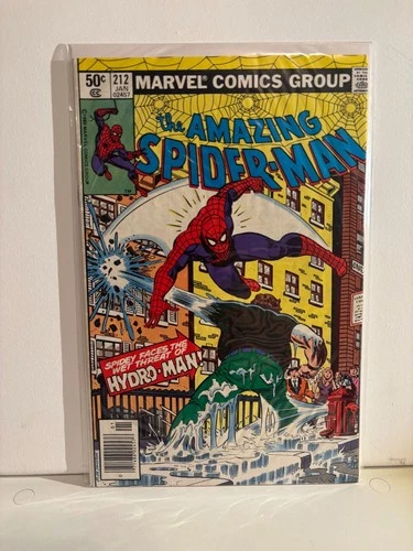 AMAZING SPIDER-MAN 212 - 1st appearance of Hydro-Man - 1981 - VF/NM - Newstand