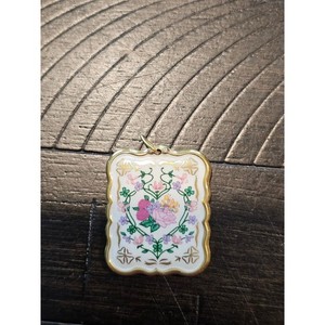 Authentic Vtg Franklin Mint Floral Scalloped Pendant 24k Gold plated Pink Purple Floral