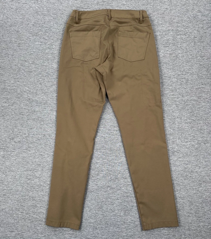 Calça BYLT Masculina 30x30 Marrom Fina Everyday 2.0 Chino Performance Stretch City - Imagem 2 de 4