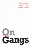 On Gangs David C. Pyrooz (U. A.) Taschenbuch Einband - Flex.(Paperback) Englisch