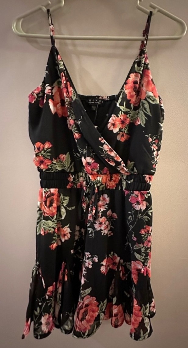 Trixxi Clothing Company brand Black/floral size small romper from Francesca’s $1