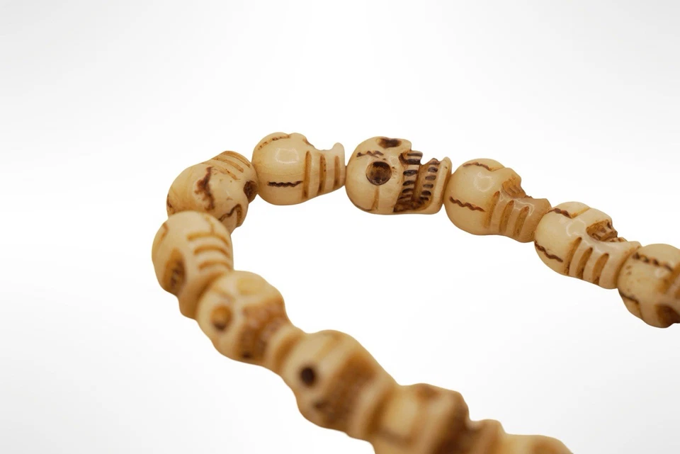 Pulsera ajustable de calavera de hueso de yak tallada a mano Foto 4 de 4