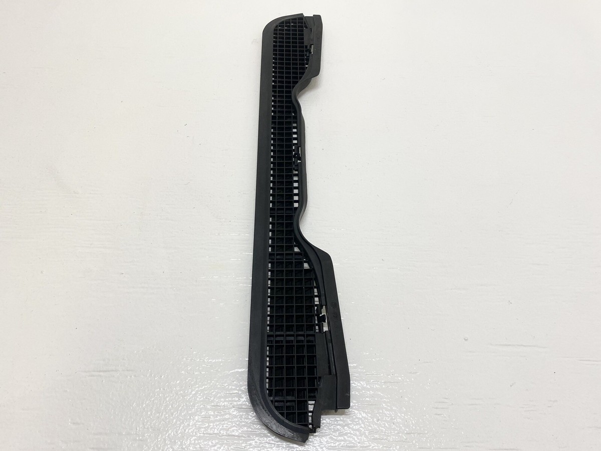 92-99 Genuine OEM BMW E36 M3 Hood Cowl Grille Center 51131977679 