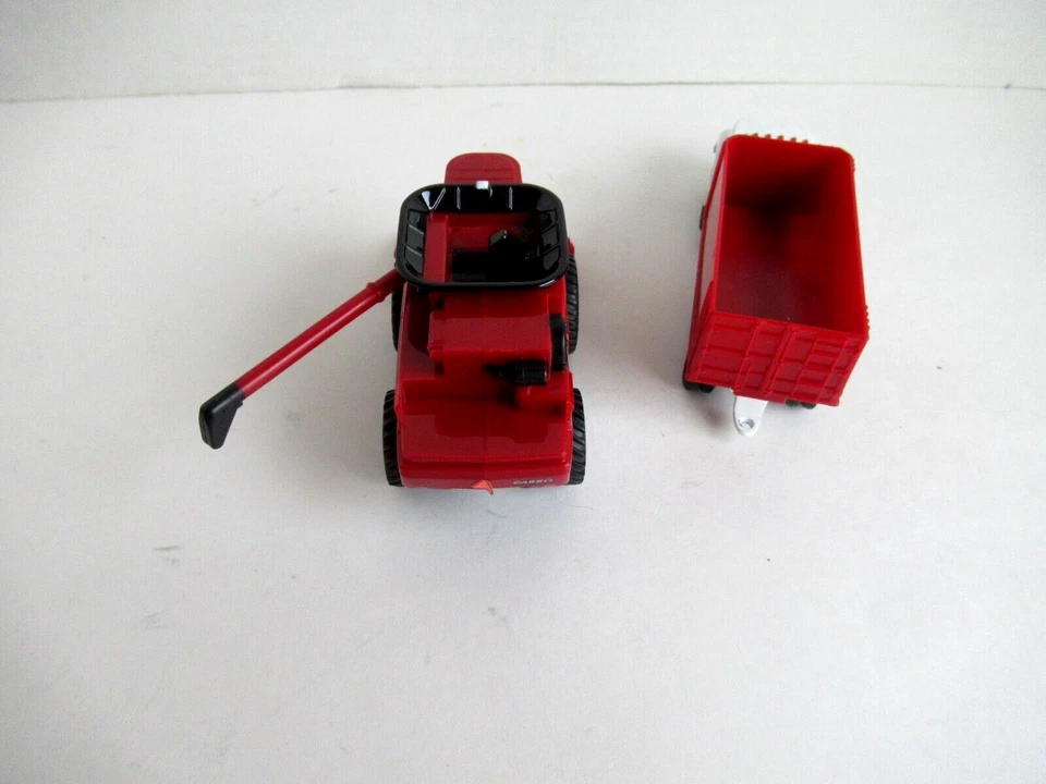 Ertl TOMY Case IH Plastic Combine Red 1:64 Scale and Harvesting Truck Die Cast - Image 4 of 4