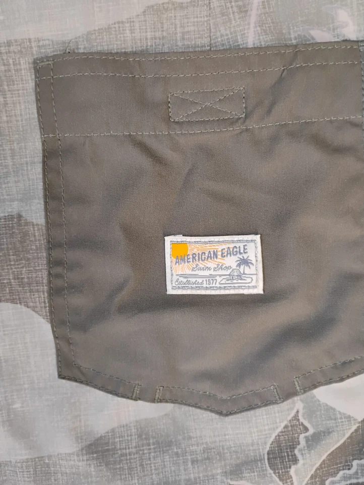 Bermuda de natação masculina American Eagle verde média bolsos palmeiras - Imagem 4 de 4