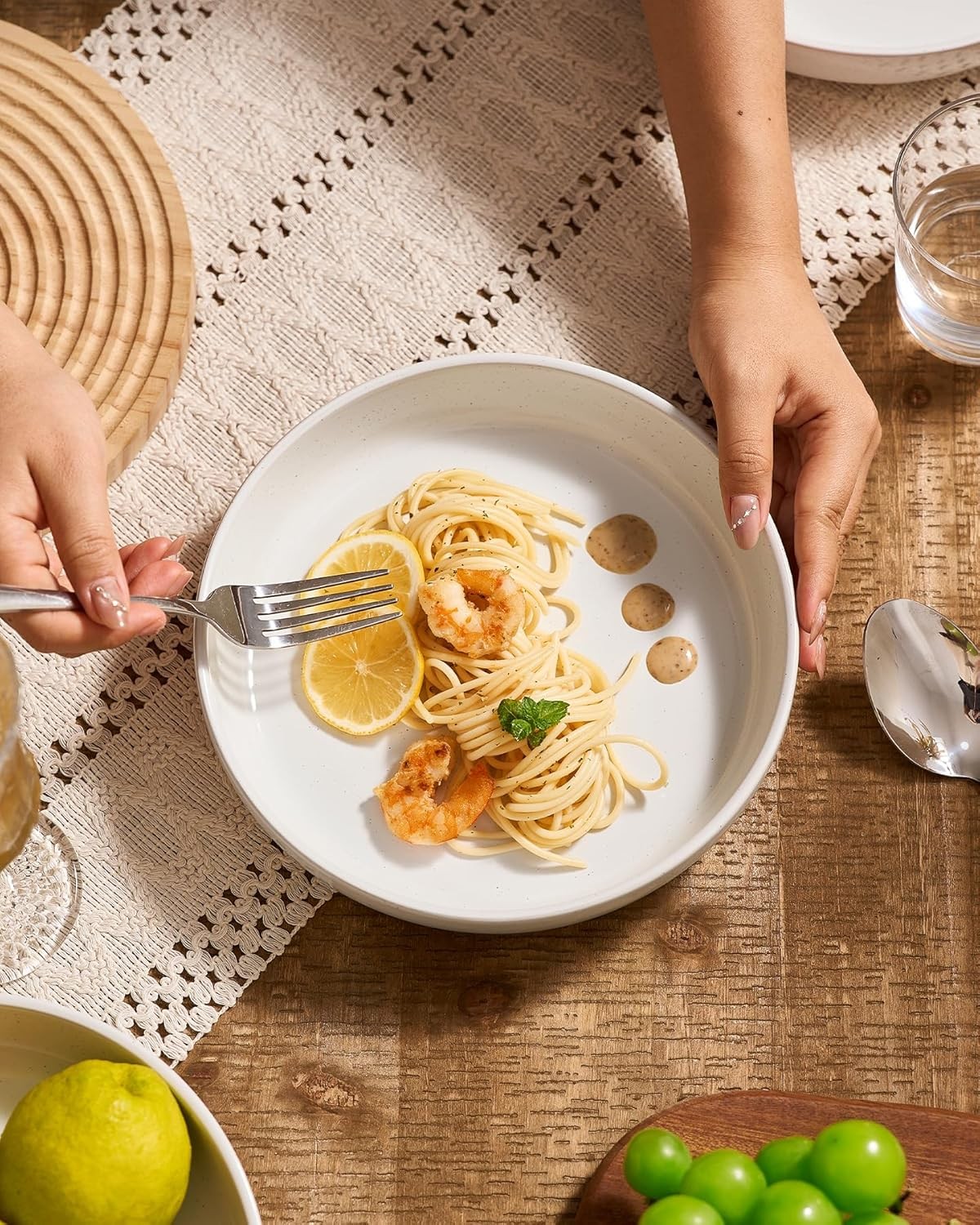 famiware Milkyway 33 oz Bowl Set, Pasta Bowls Set of 4, Salad 4 pcs, White 