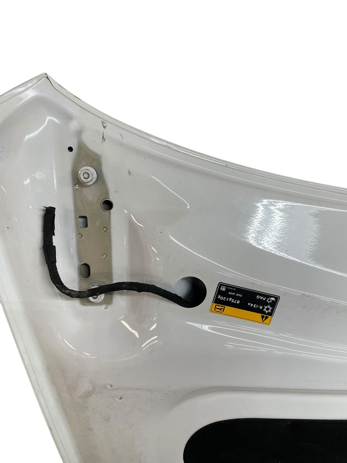 2015-2020 BENTLEY BENTAYGA OEM Hood Bonnet Panel Cover Ghost White (6919)