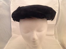 Vintage Ladies Hat Feathers All Over Shiny Black  Green Super Nice No Bald Area