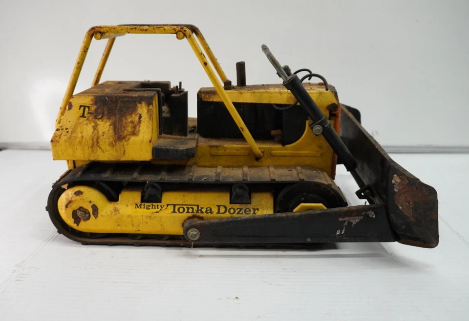 Bulldozer Mighty Tonka Dozer T-9 No. 1974/75 de colección pátina 3907  Foto 4 de 4