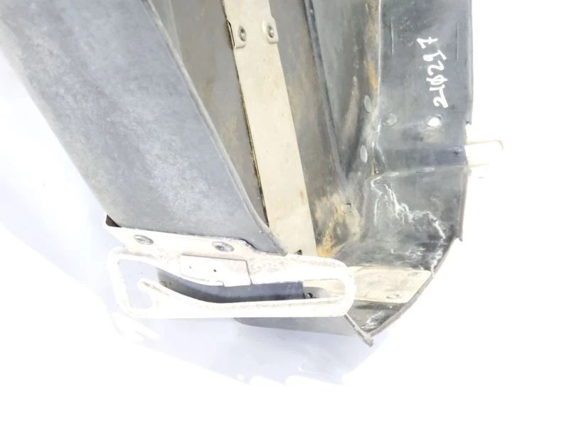 Portador de rueda de repuesto tracción trasera OEM 1990 Chevrolet Corvette Foto 3 de 4