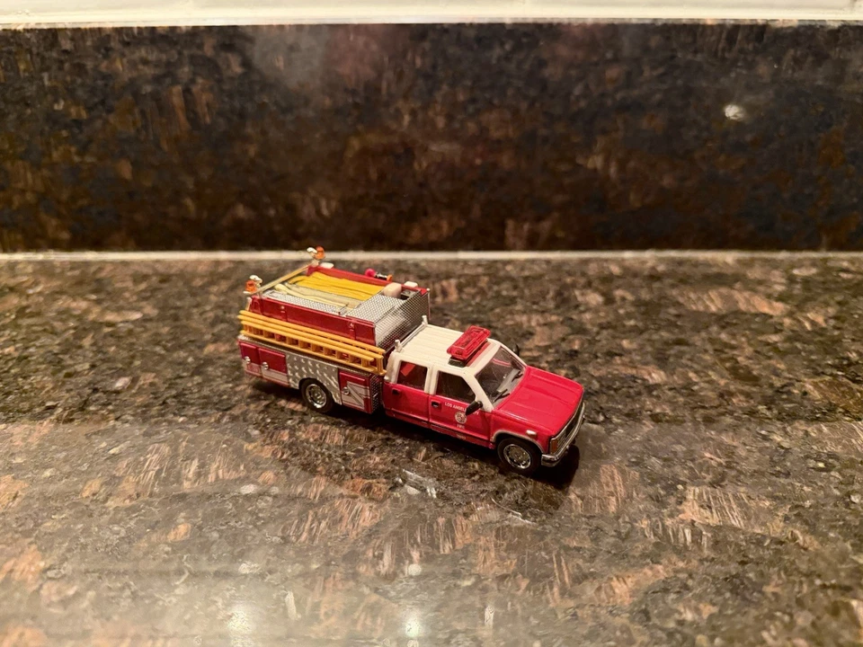 NEW! Code 3 Custom Los Angeles City Fire Department Rescue Squad Brush Engine - Image 3 of 4