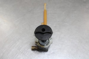 02-03 KAWASAKI NINJA ZX9R ZX9 FUEL GAS TANK PETCOCK SHUT ON OFF VALVE