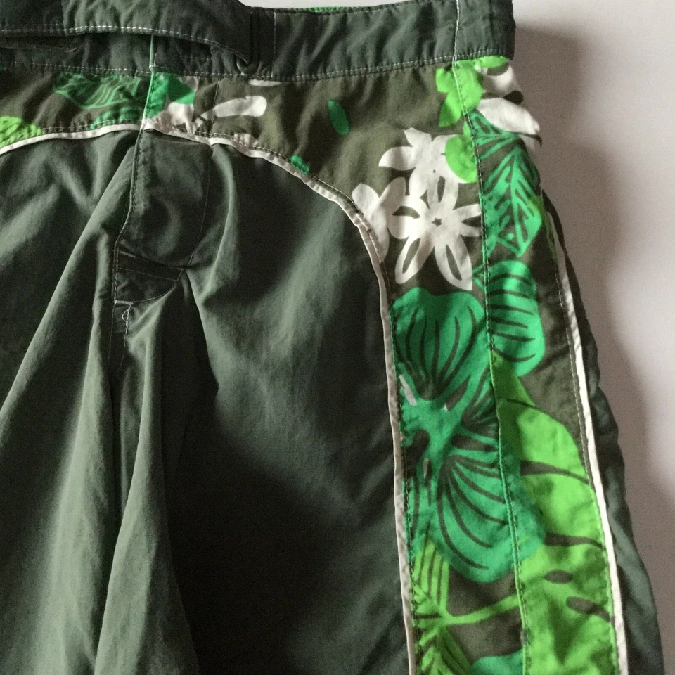 Bañador Lands End para niños talla 8 ajustado verde hibisco ajustable Forro de malla de cintura Foto 2 de 4