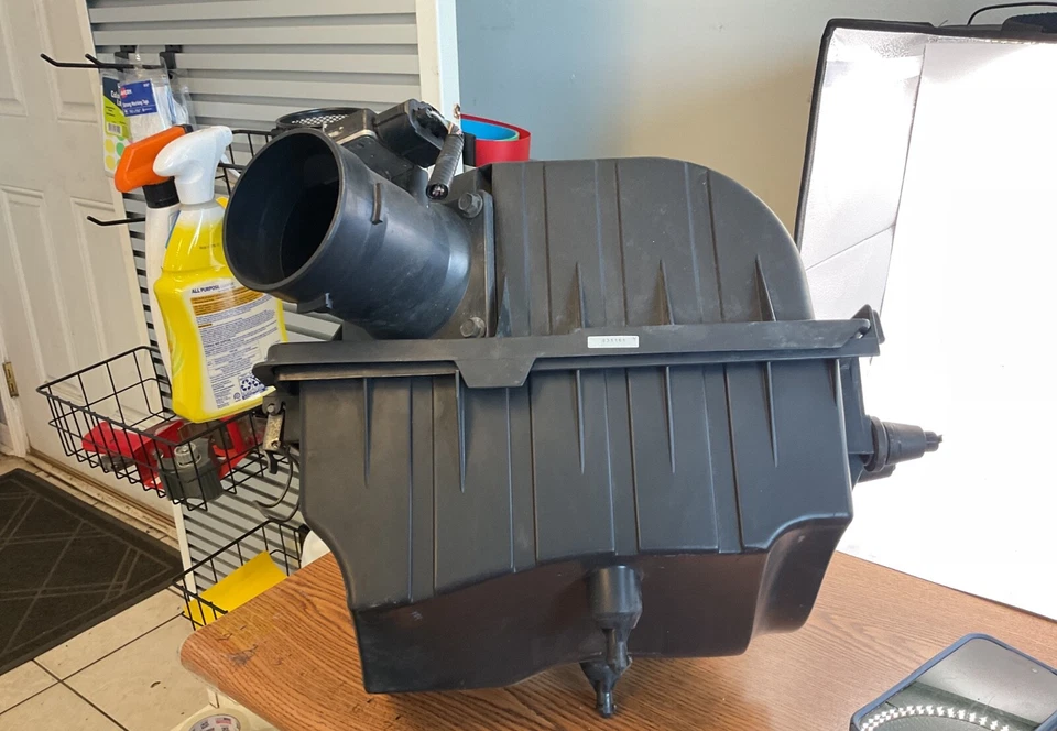 2002-2005 Ford Explorer Mountaineer 4.0 Air Filter Cleaner Housing Box MAF - Imagem 2 de 4