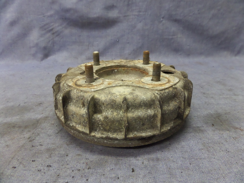 1988 HONDA TRX350D FOURTRAXX FRONT BRAKE DRUM STOP HUB HOUSING