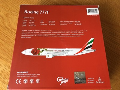 EMIRATES with LOVE ROSE Boeing 777-F Sky Cargo DRUCKGUSS METALL Modell Gemini 1:400