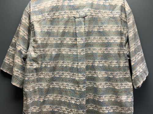 Woolrich Shirt Men's Blue Horizontal Fish All Over Print Button Down Camp Causal - Picture 12 of 15