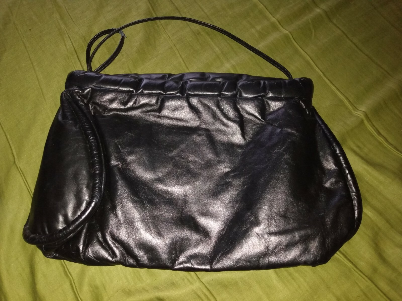 Vintage Black and Gold Leather Shoulder Handbag 1990's Gem