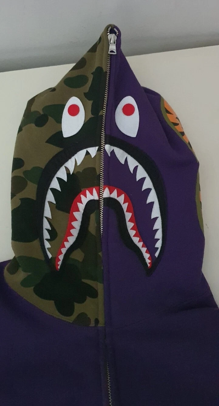 A BATHING APE (BAPE) Felpa con cappuccio A BATHING APE Shark full zip prezzo consigliato £ 415 viola mimetica felpa con cappuccio BAPE