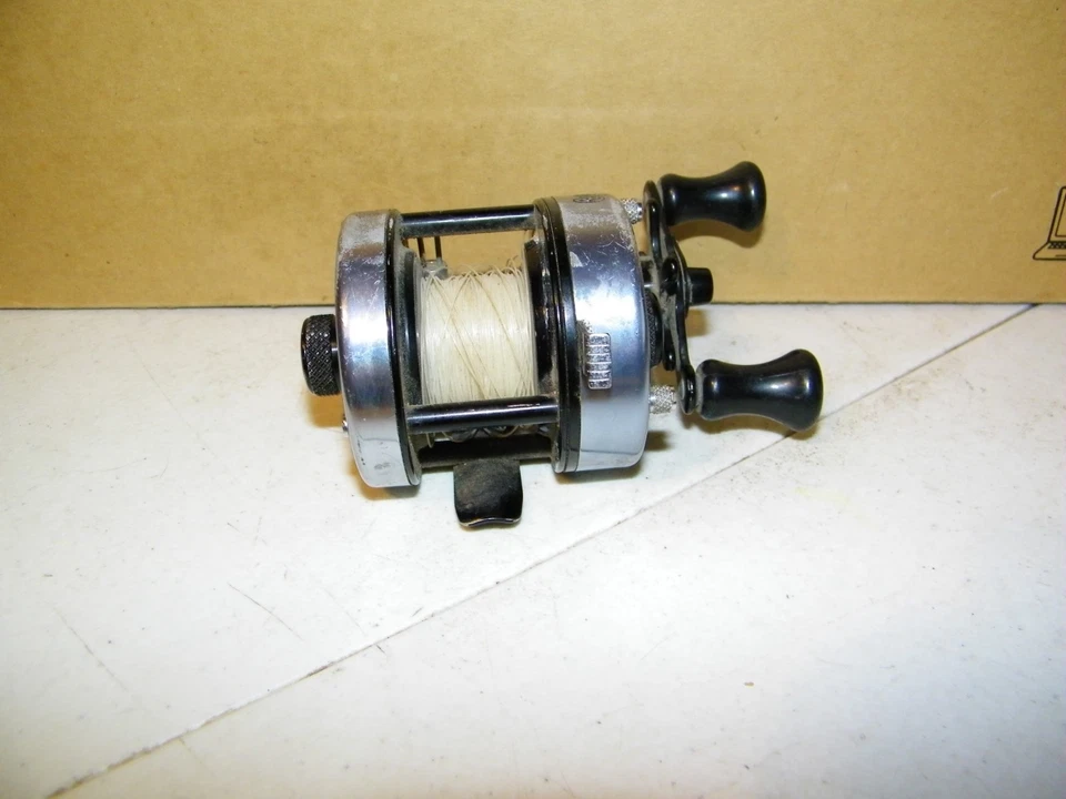 Carrete de pesca Shakespeare President II 1982 DB Baitcaster vintage hecho en EE. UU. Foto 4 de 4