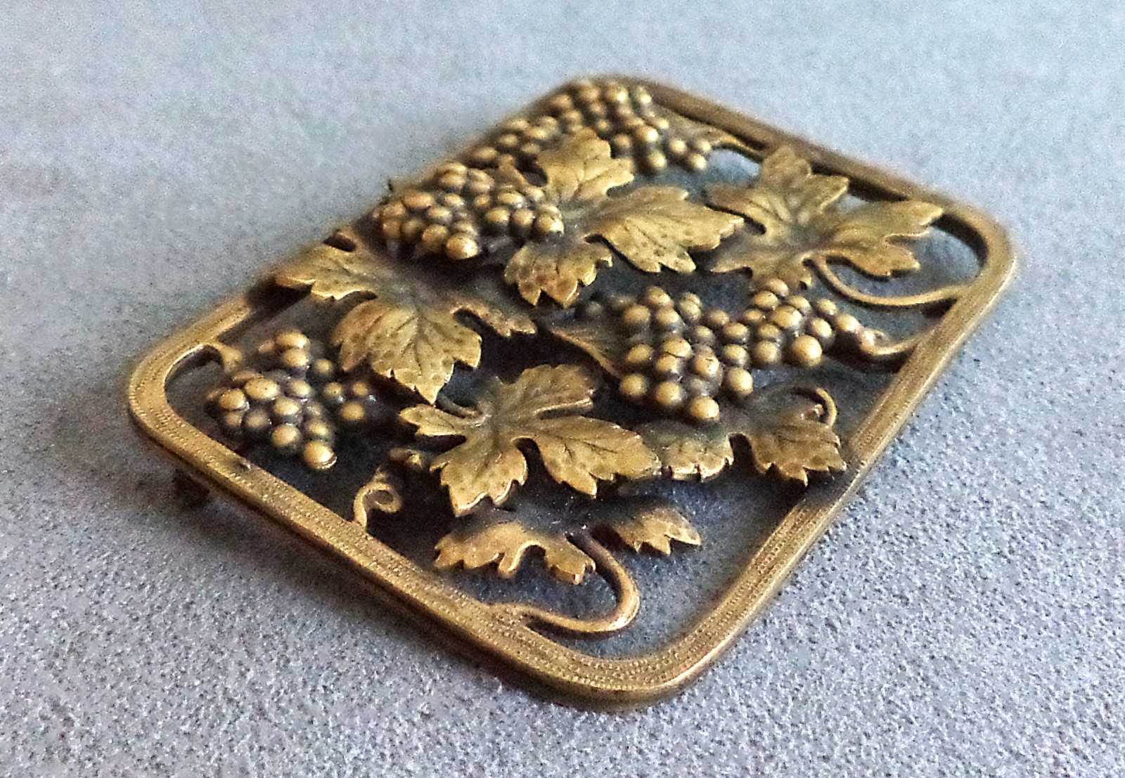 Vtg Grapevine Rectangular SASH BROOCH Detailed Un… - image 5