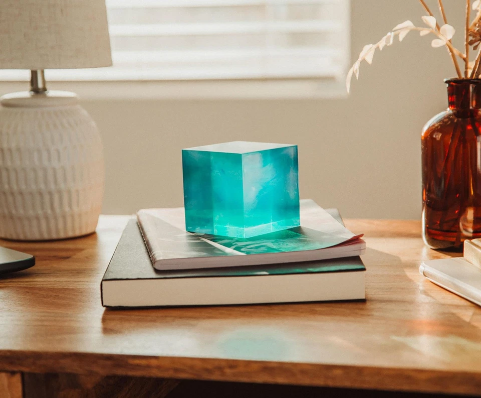 Réplica de cubo de teseracto de resina Loki de Marvel Studios | Exclusivo de Toynk Foto 4 de 4