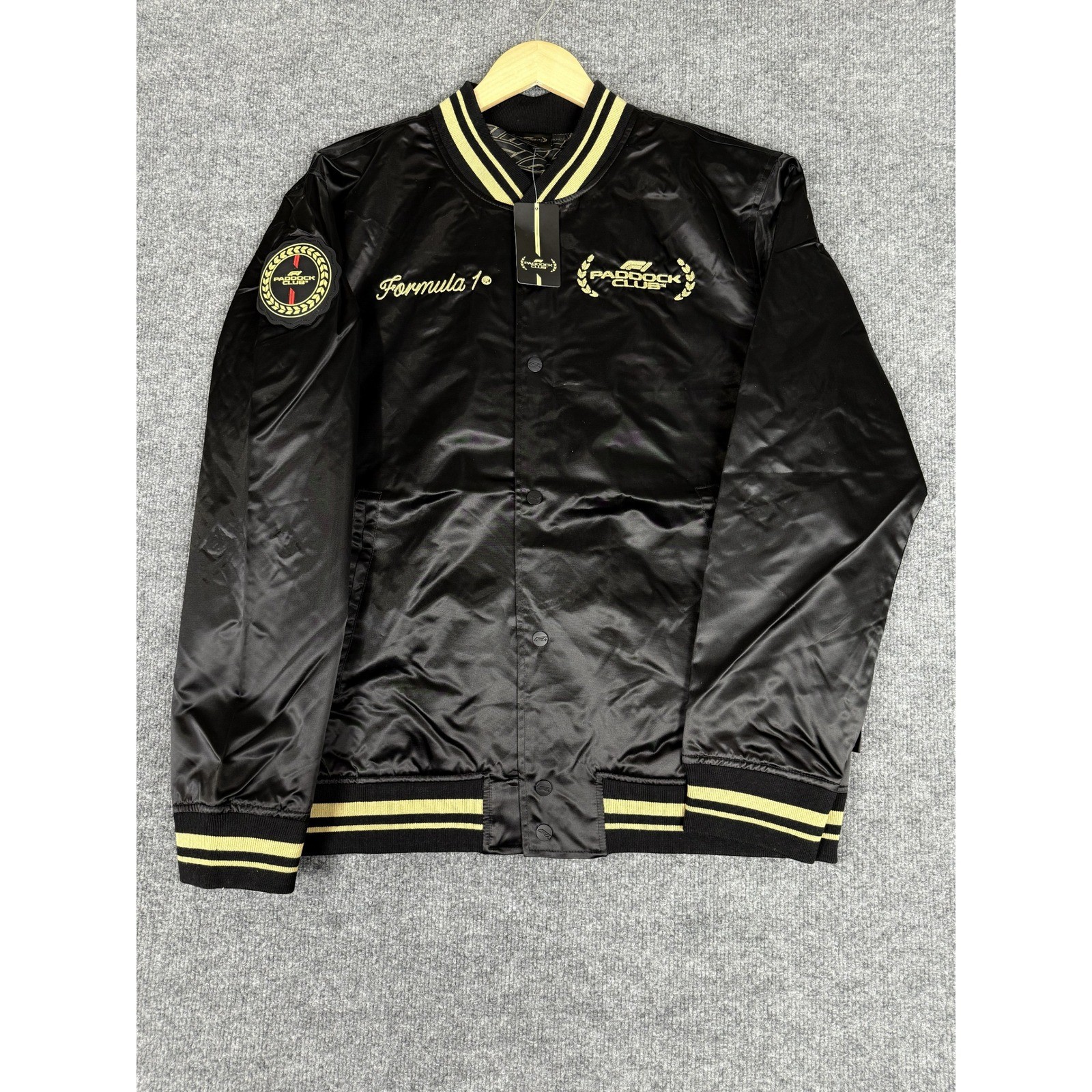 Formula 1 F1 Bomber Baseball Jacket Paddock Club Mens Medium NWT Licensed