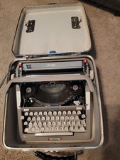 Royal Heritage Manual Typewriter Top Latch Needs Repaired or For Parts thumbnail