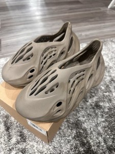 adidas gazelle silver green womens Yeezy Foam RNNR 