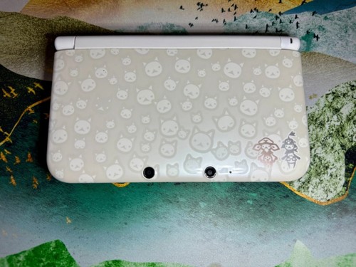 Nintendo 3DS XL LL - Monster Hunter 4 Airou White Edition - 256GB - Region Free