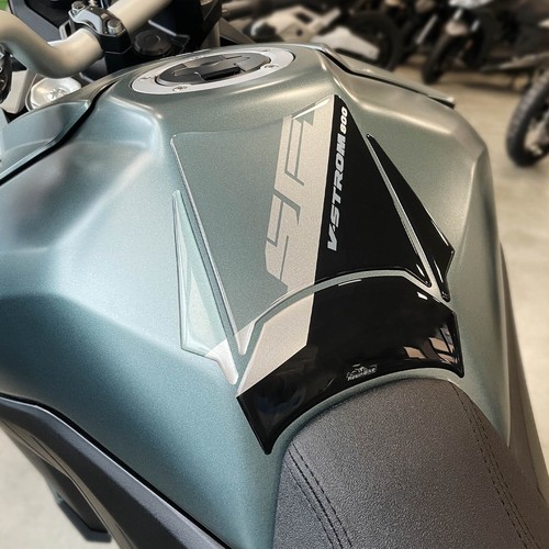 Kit Adesivi Resinati 3d moto Protezioni per Suzuki V-Strom 800 SE 2024 compatibi - Imagen 3 de 8