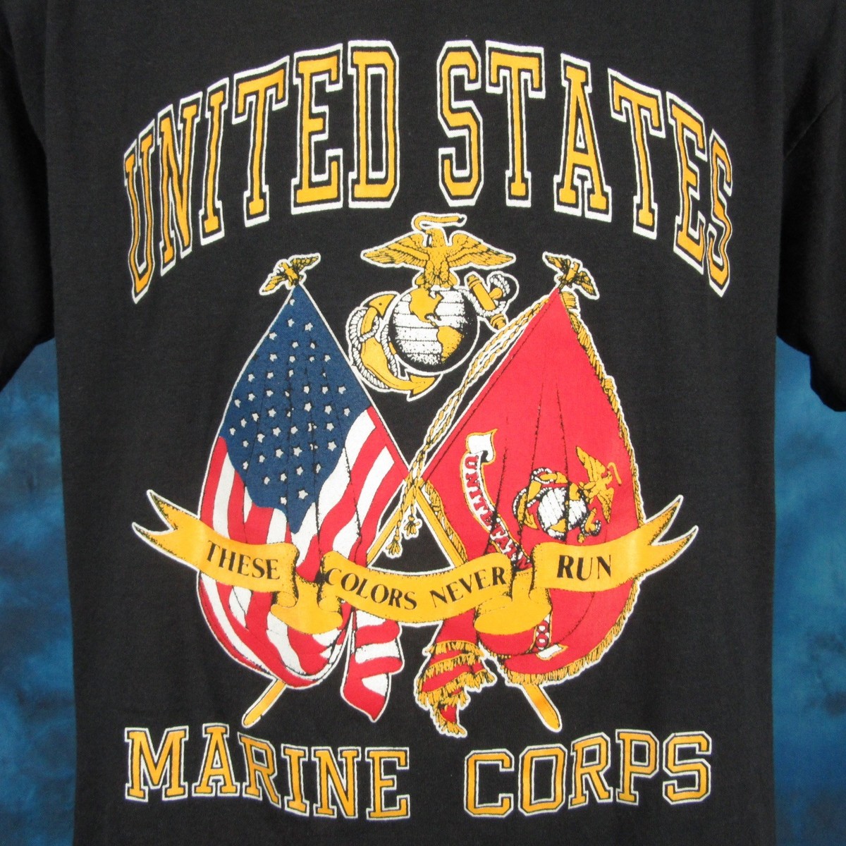 vintage 80s USMC THESE COLORS NEVER RUN T-Shirt M/L marine