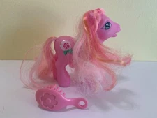 2002 Hasbro My Little Pony Luau-Pink with Flower & Pink Brush 