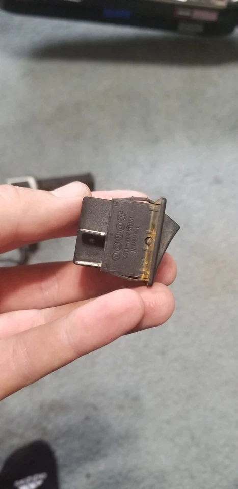 Botón de encendido para scooter eléctrico Currie Ezip Schwinn Foto 2 de 3