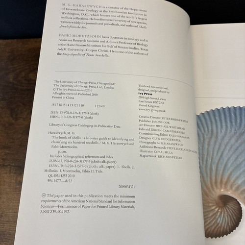 M G Harasewych & F Moretzsohn "The Book of Shells" Hardcover 2010 Chicago Press - Picture 5 of 9